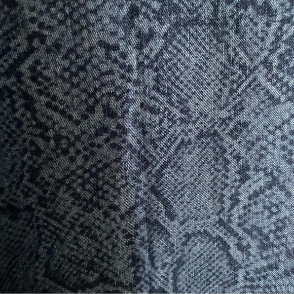 Michael Kors snake print denim jeans raw hem - Picture 10 of 11